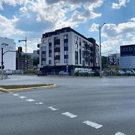 на няколко минути от летището Apartament