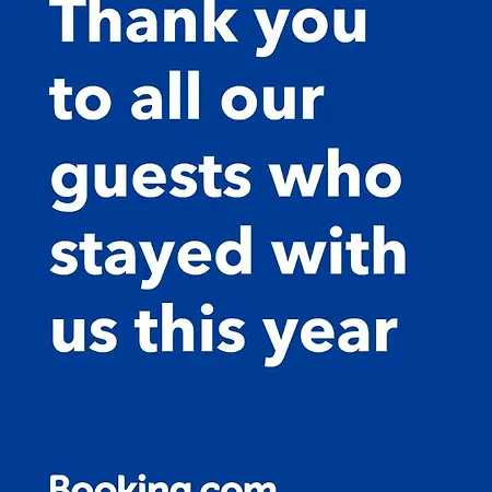 на няколко минути от летището Lägenhet