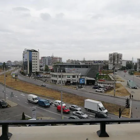 на няколко минути от летището Sofia