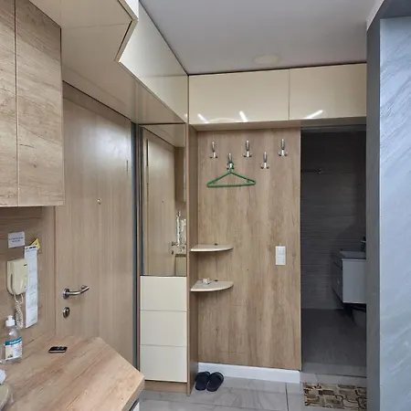 на няколко минути от летището Apartmán