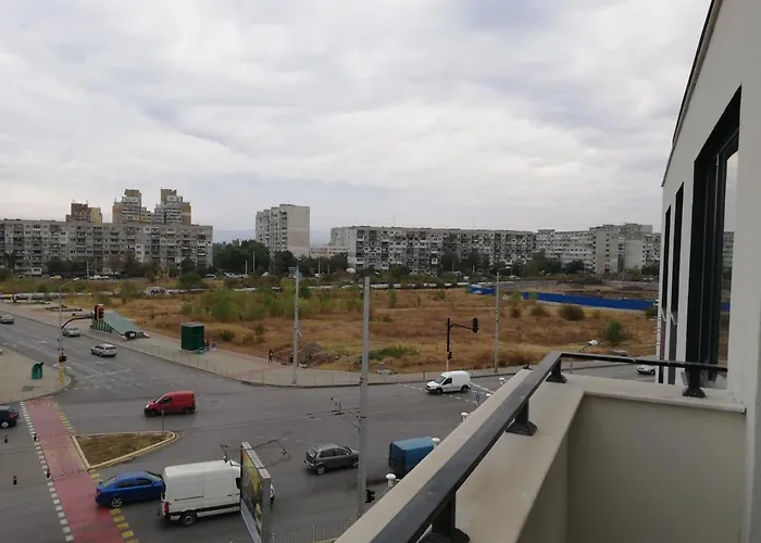 на няколко минути от летището アパート *