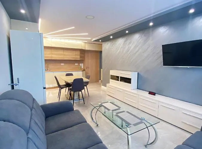 на няколко минути от летището Apartamento *