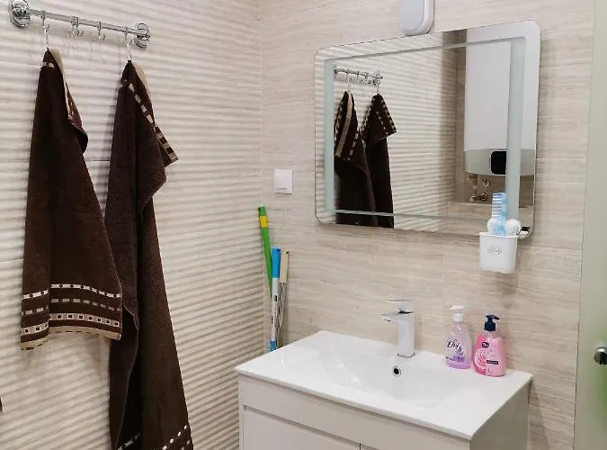 на няколко минути от летището *