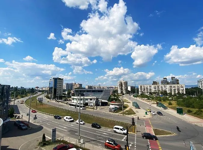 на няколко минути от летището Sofia