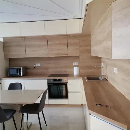 на няколко минути от летището * 索菲亞