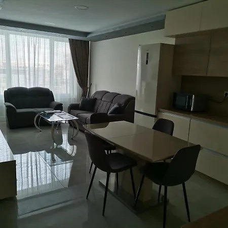 на няколко минути от летището * 索菲亞